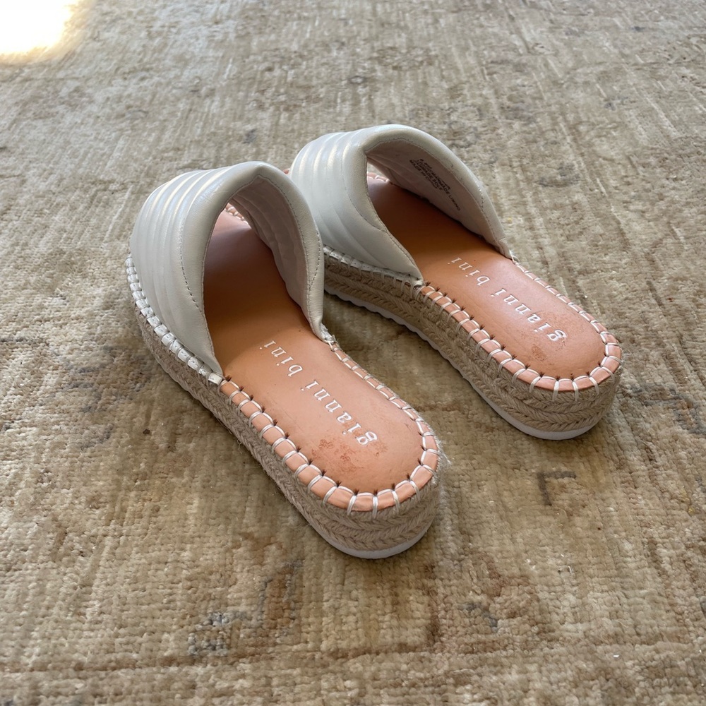 Gianni Bini espadrille platform slide, white size 6.5 - Picture 5 of 10